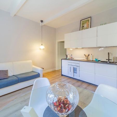 Armadillo House - Elegante Casa Vacanza A Парма Екстериор снимка